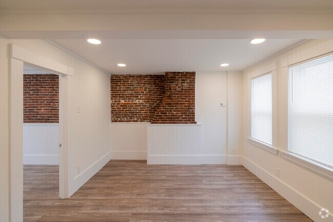3BD, 1BA - 1089SF - Living Room - Amoskeag Apartments