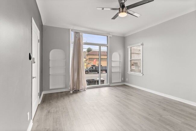 Photo - 1115 E Broadway Unidad 02