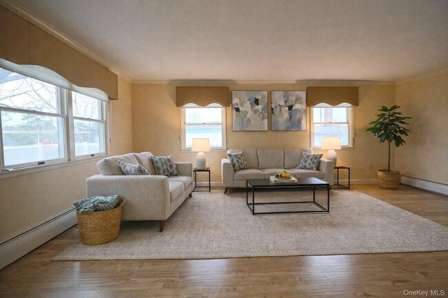 Photo - 18 Strathmore Village Dr