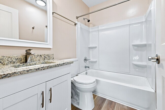Newly Renovated - The Eyrie - Fire Unit
