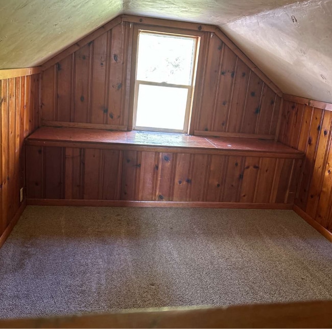 Photo - 110 E Burgess St