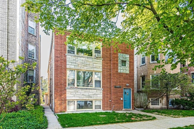 Photo - 7530 N Oakley Ave Condo Unit 1
