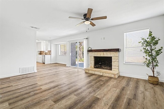 Photo - 1403 Greenfield Dr