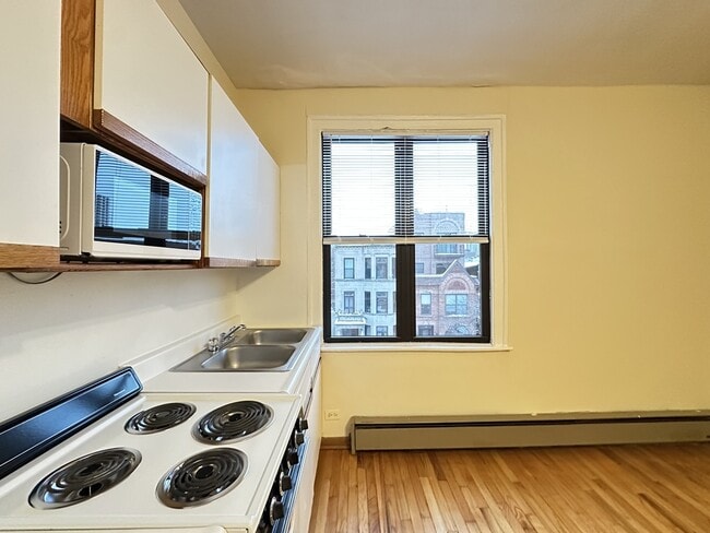 Photo - 640 W Barry Ave Unit 104