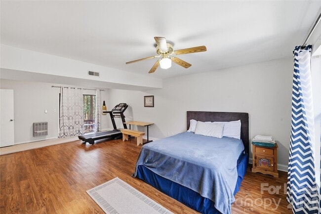 Photo - 6530 Thamesmead Ln