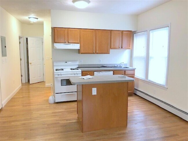 Building Photo - 401 Columbia St Unit 2 Rental