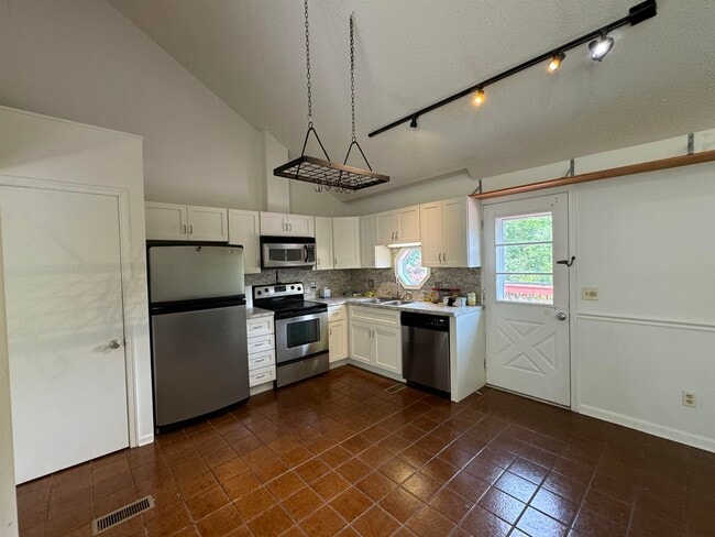 200 Alleghany Dr
