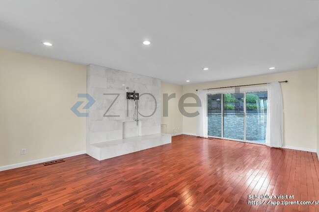 Photo - 341 Malcolm Ave