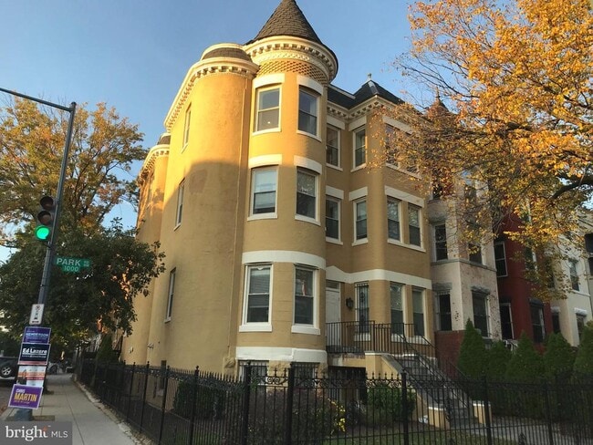 Building Photo - 1033 Park Rd NW Rental