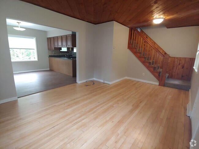 Building Photo - 616-618 Spear Ave Unit 618 Spear Ave Rental