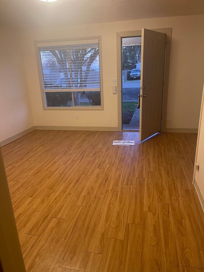 Photo - Surrounded by Nature, Close to Town! Unit gore37136