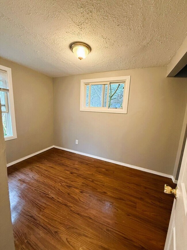 Photo - Spacious 3 Bedroom Rental in Florissant - Located on a cul-de-sac!