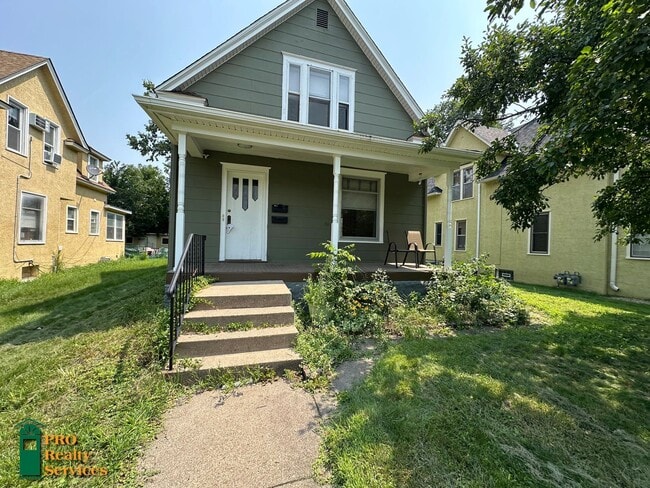 Building Photo - 2 Bedroom Upper Level Duplex Unit Rental