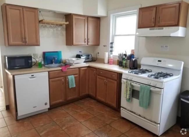 Building Photo - 4.0 bedroom in Cambridge Massachusetts 02140 Rental