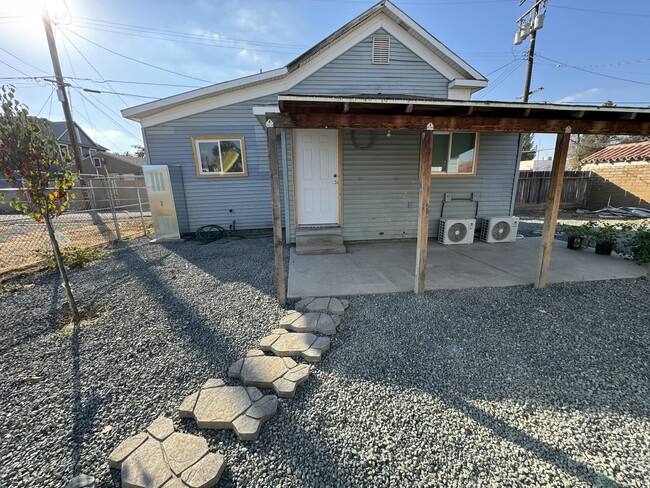 Photo - 341 N 4th St Unit 341 N 4th Street Rental