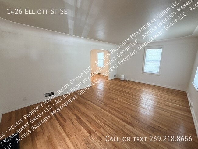 Photo - 1426 Elliott St SE