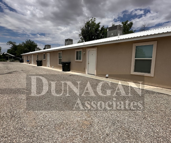 Building Photo - 706 N Guadalupe St Unit C