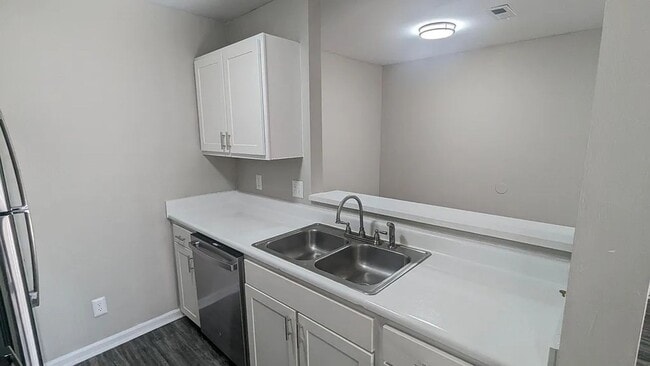 Photo - 2904-2914 W. Florida St-1bd/1ba Unit 1bd/1ba