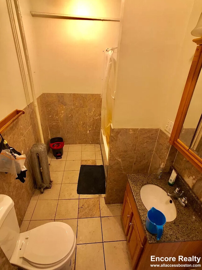 Building Photo - 313 Huntington Ave Unit 2B