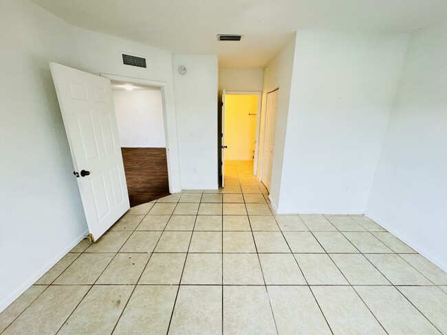 Photo - 1157 Golden Lakes Blvd