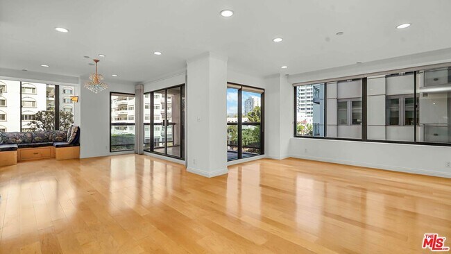 Building Photo - 10724 Wilshire Blvd Unit 305