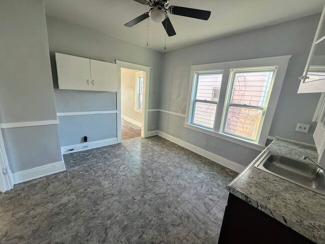 Photo - Schonfeld Holdings, LLC (951 Royal Rd.) Unidad Lower