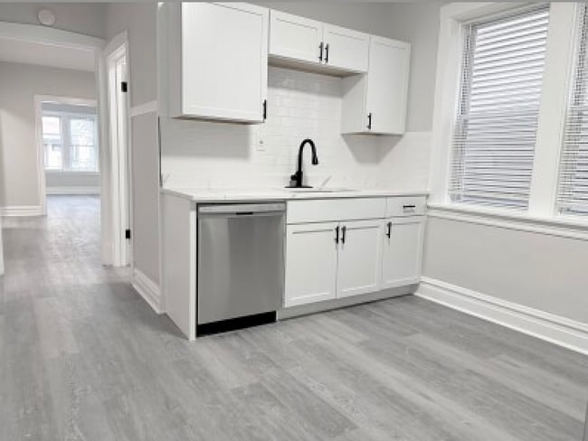 Photo - 2939 N Fairfield Ave Unit 1A