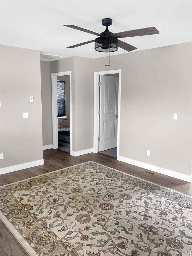 Photo - 435 S 8th St