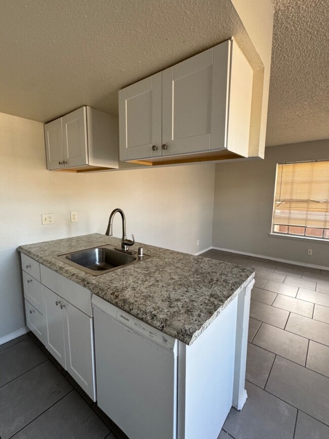 916 San Pedro Dr SE