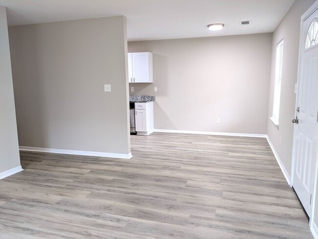 Photo - August 2026 Move In! Remodeled 3 Bed, 2 Ba...