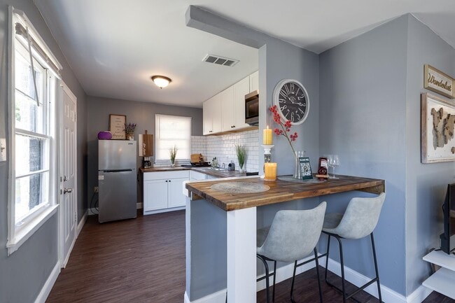 Photo - 1050 N PARKWAY Ave