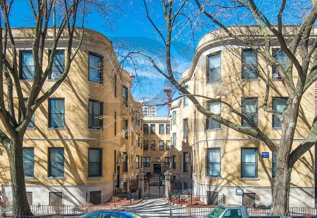 1224 N Dearborn St