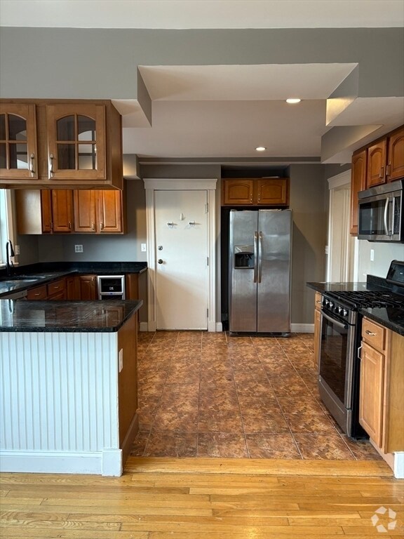 Building Photo - 29 S Sydney St Unit 3 Rental