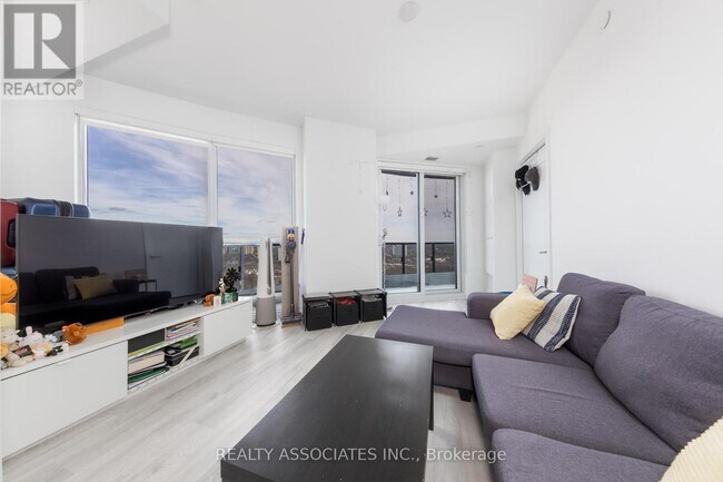 Photo - 585 Bloor St E Unit 2817