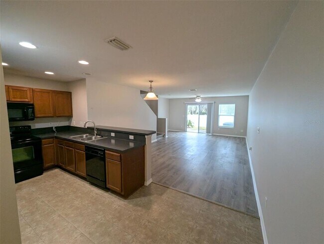 Photo - 277 Michelangelo Pl