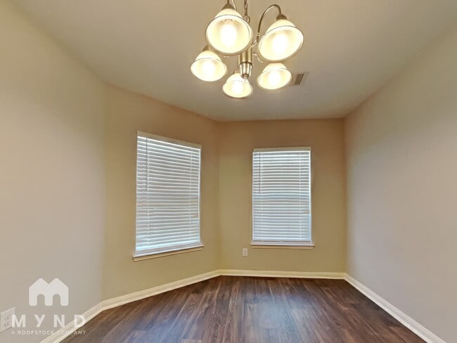 Photo - 15911 Newport Pl