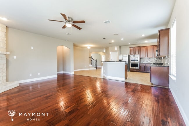 Photo - 604 Kinghaven Dr