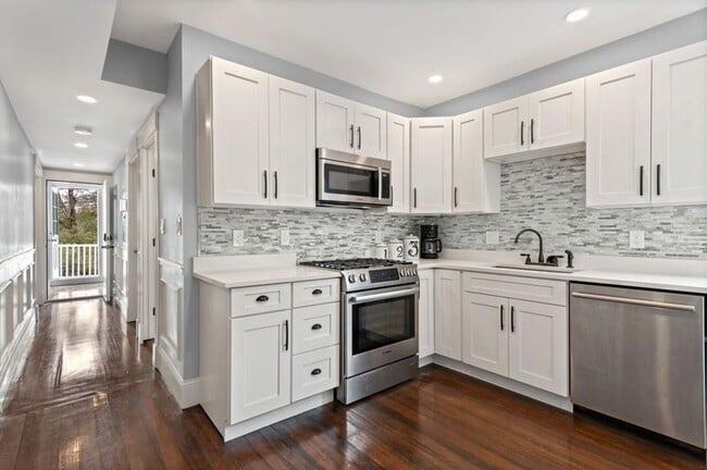 Photo - 389 Centre St Unit 1