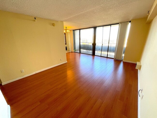 Photo - Spacious 2 bed 1.5 bath condo in Oakland's...