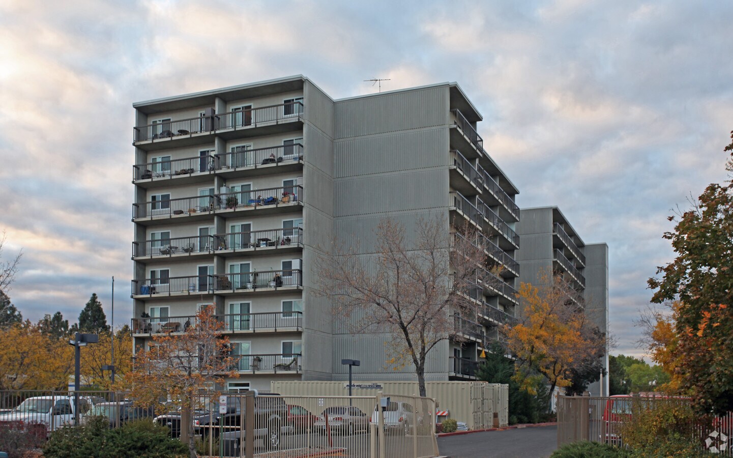 Photo - Sierra Manor I