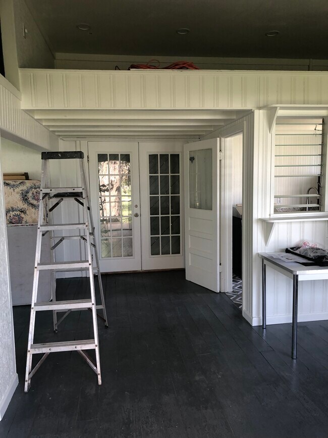 Photo - 112 E Scott St