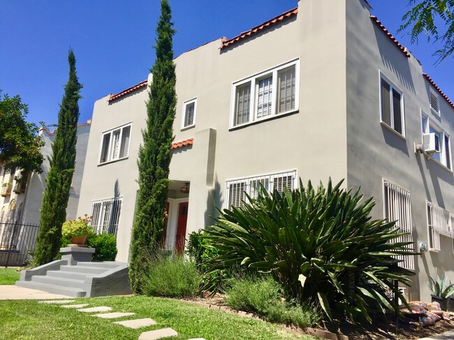 Building Photo - 156 S Catalina St Unit 156