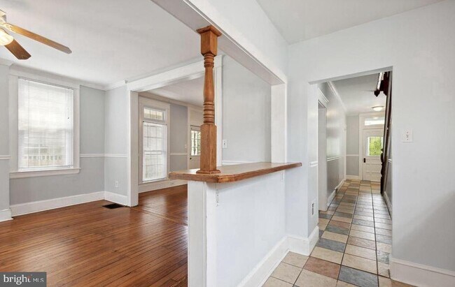 Photo - 6011 Falls Rd