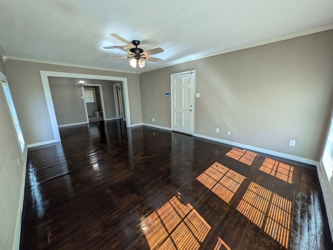 Photo - 3230 Maplewood Ln