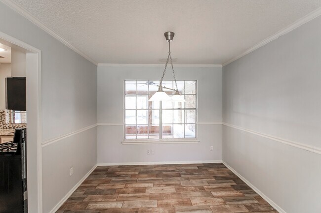 Photo - 918 Long Prairie Dr