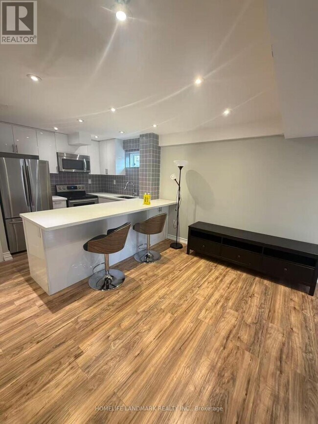 Photo - 74 Herefordshire Cres