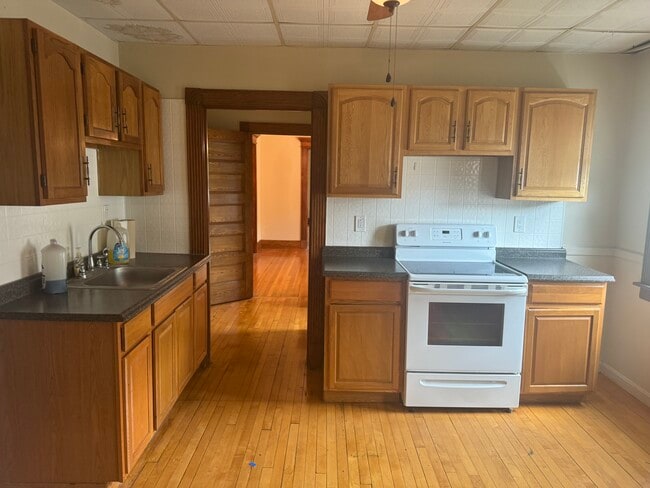 Photo - 29 Roxbury St Unit 2