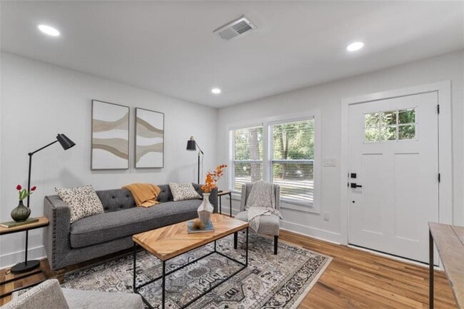 Photo - 1514 Peachcrest Rd