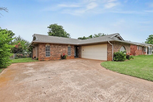 Building Photo - Adorable Established Neighborhood