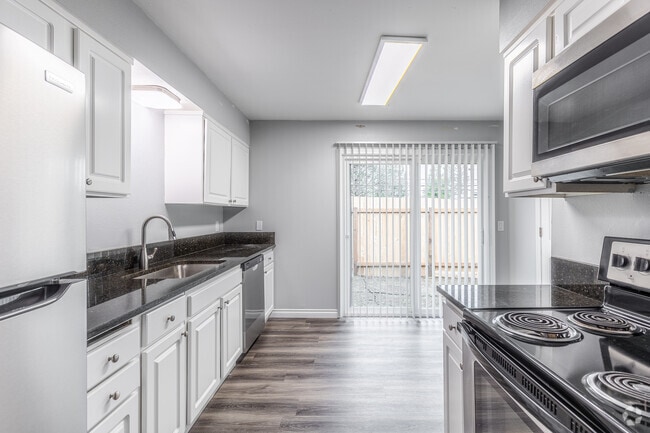 Kitchen - Capitol Gardens